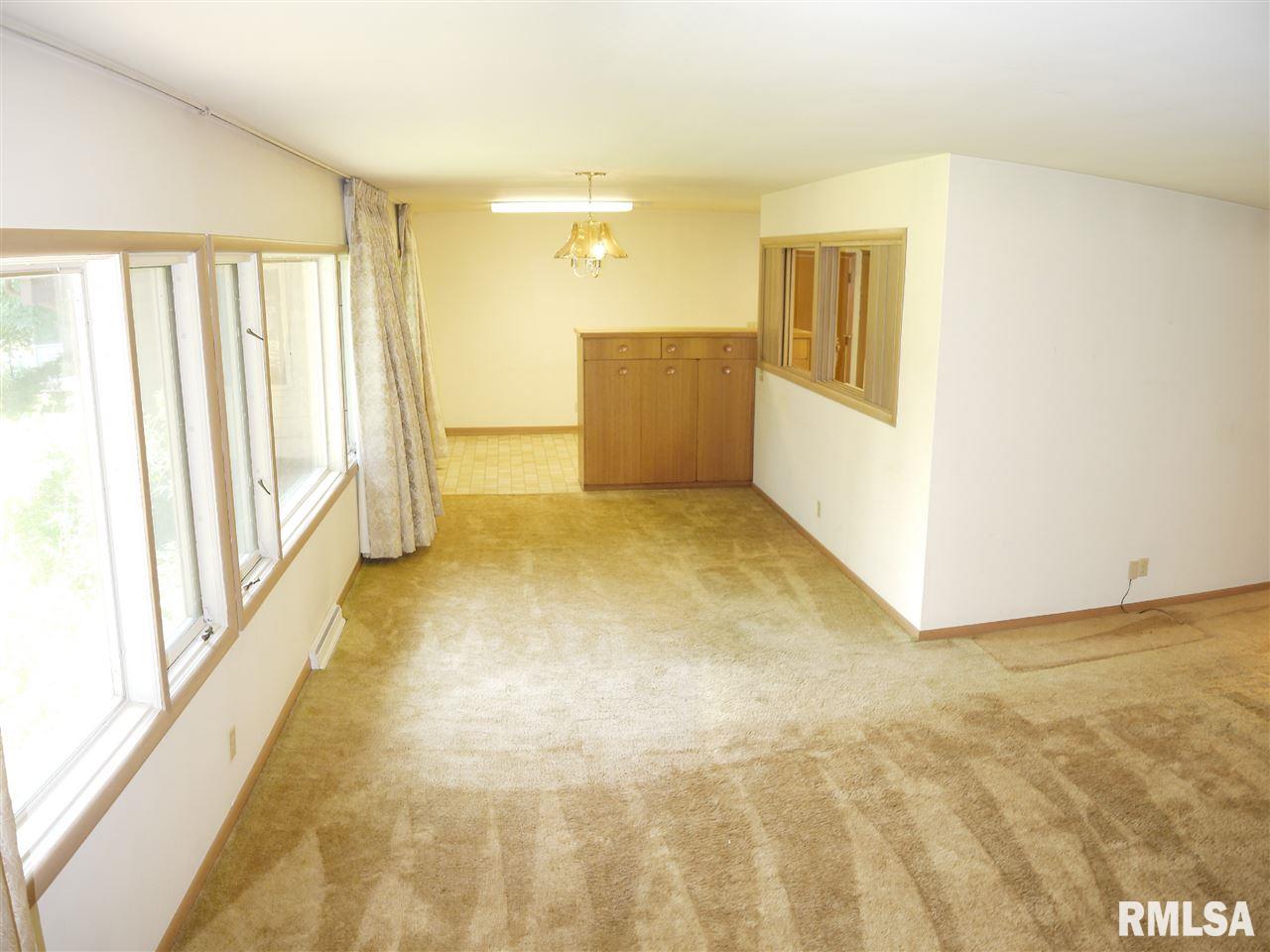 4115 Rodeo Road Davenport, IA 52806 - Photo 8 of 24 Gallery Image 8