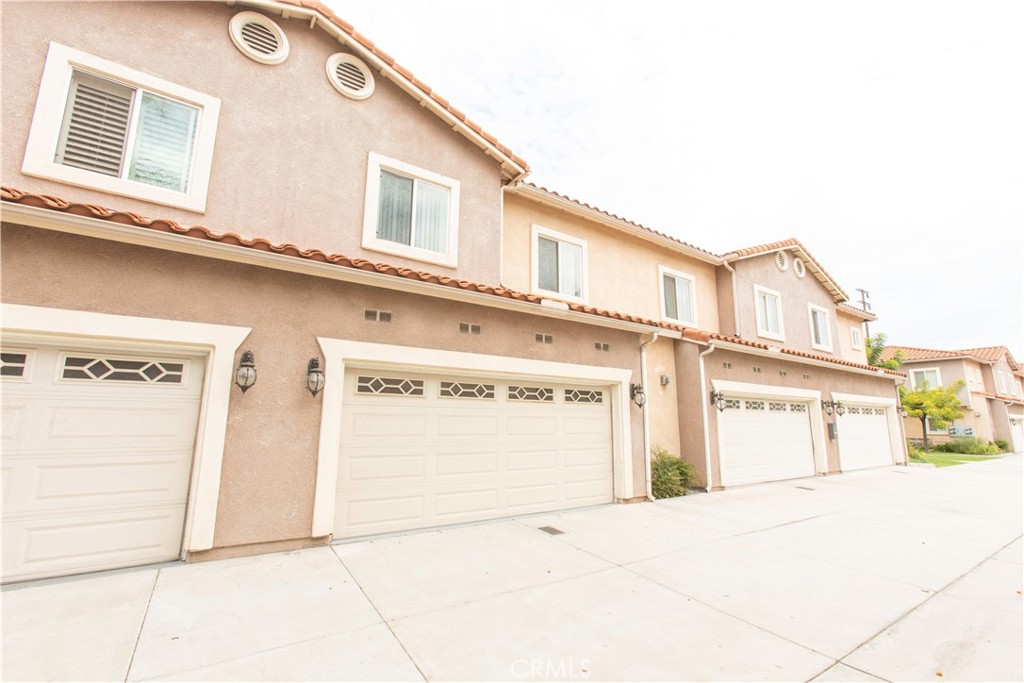 a view of a building with a large building