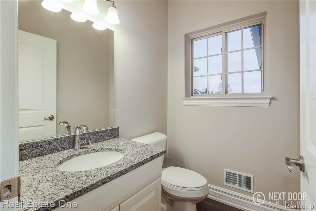 374 Verona Drive Rochester, MI 48307 - Photo 19 of 34 IMG_2199Blended.JPG