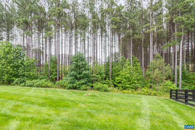a view of a tennis court