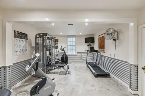 $1,650,000 | 25 Versailles Boulevard, New Orleans, LA 70125