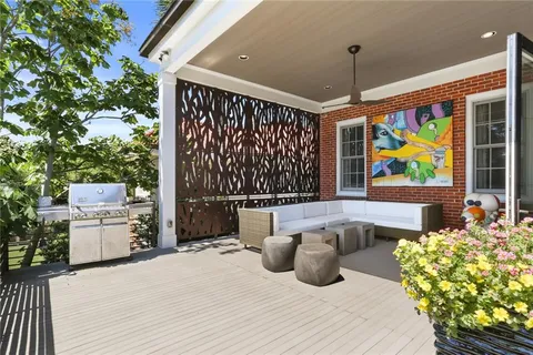 $1,650,000 | 25 Versailles Boulevard, New Orleans, LA 70125