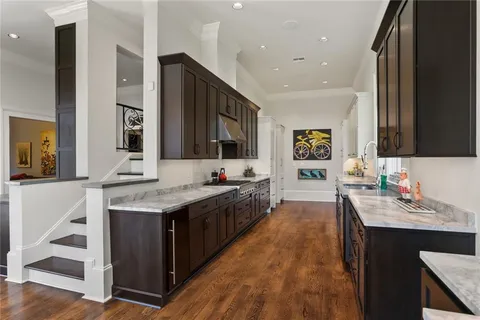 $1,650,000 | 25 Versailles Boulevard, New Orleans, LA 70125