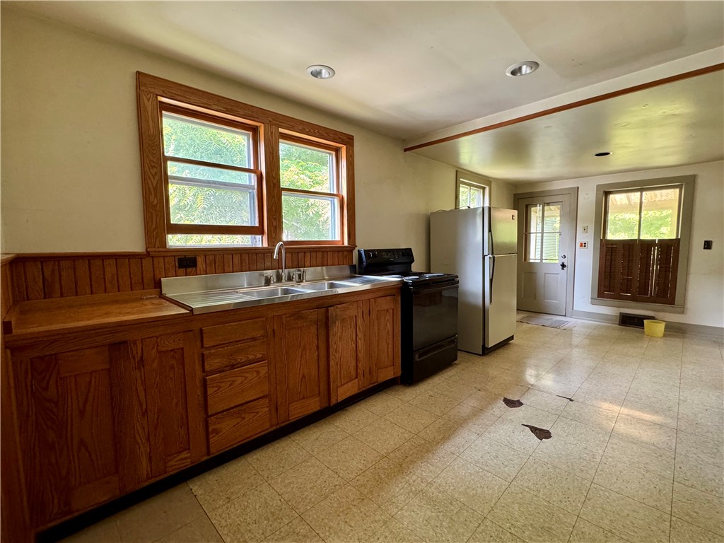 82 West Street Oneonta, NY 13820 - Photo 16 of 39