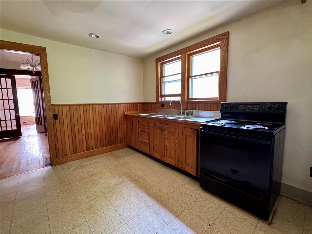 82 West Street Oneonta, NY 13820 - Photo 17 of 39