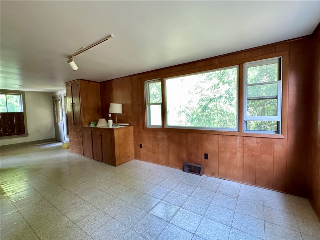 82 West Street Oneonta, NY 13820 - Photo 19 of 39