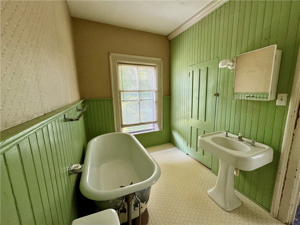 82 West Street Oneonta, NY 13820 - Photo 29 of 39