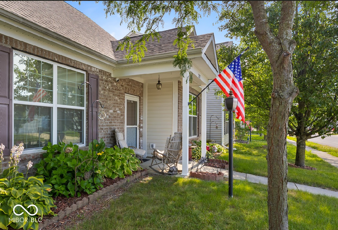 2017 Shadow Creek Boulevard Columbus, IN 47201 - Photo 2 of 30