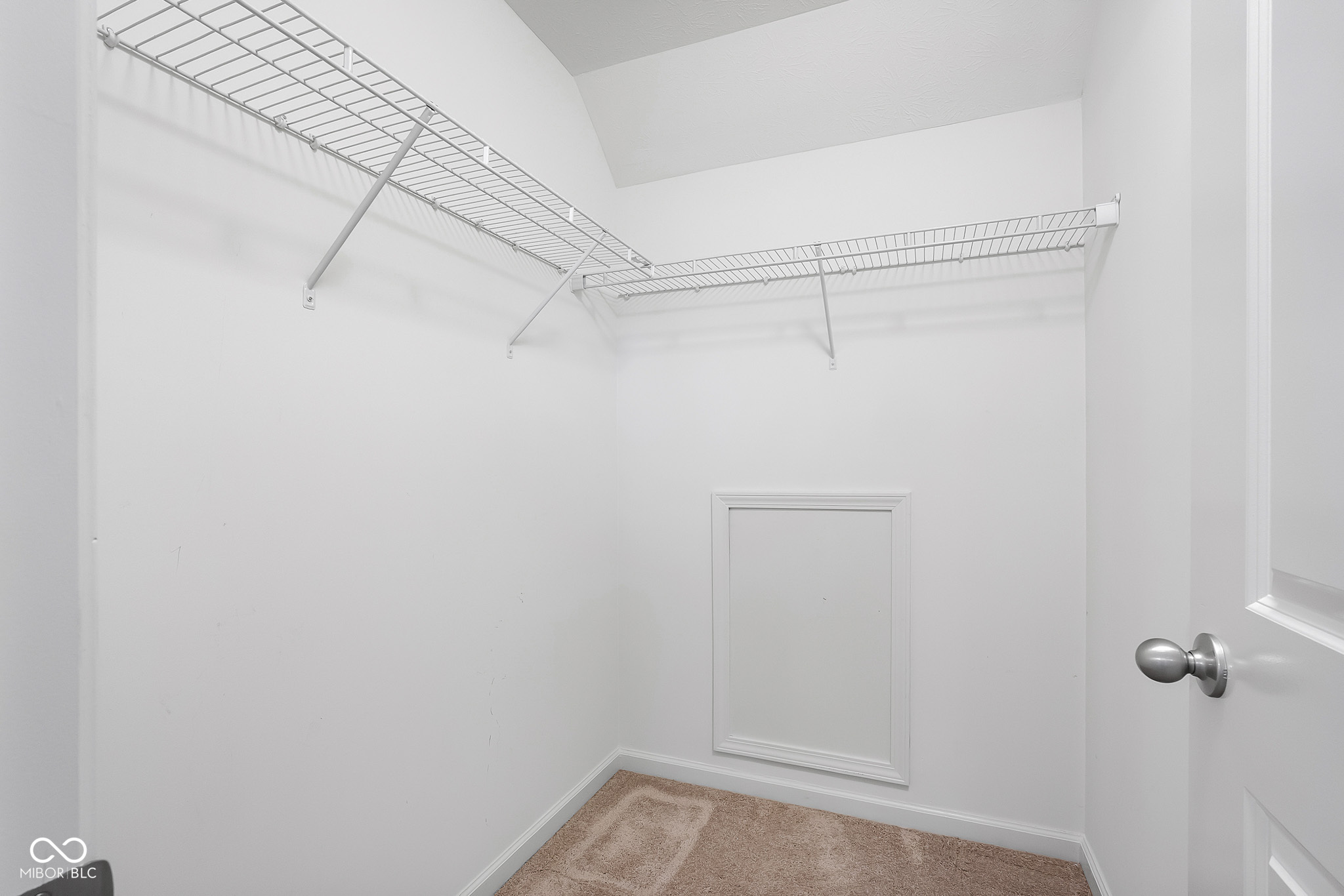 2017 Shadow Creek Boulevard Columbus, IN 47201 - Photo 23 of 30