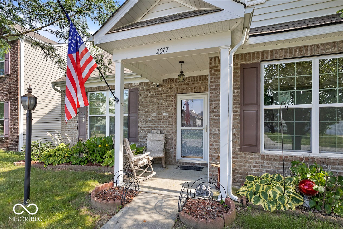 2017 Shadow Creek Boulevard Columbus, IN 47201 - Photo 3 of 30