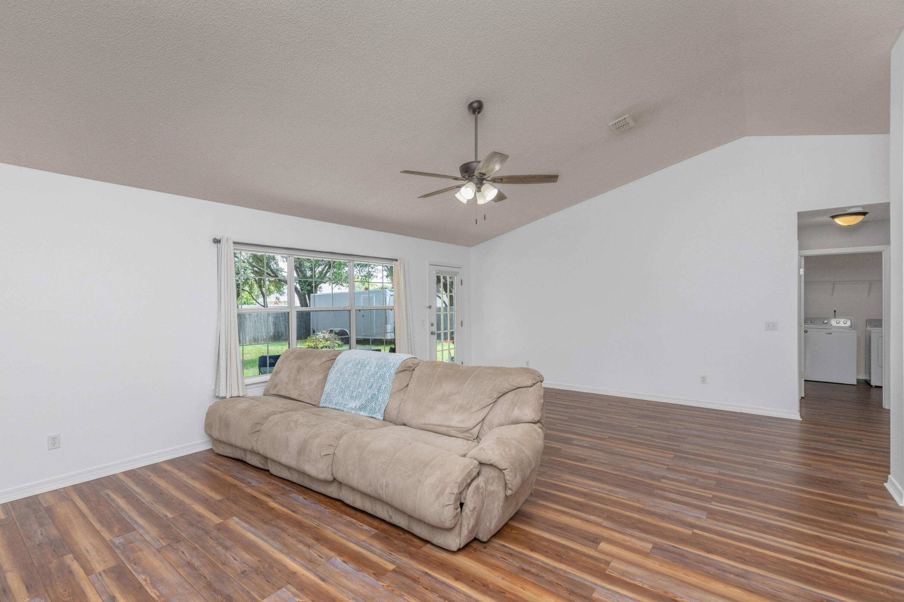 2091 Alfred Boulevard Navarre, FL 32566 - Photo 7 of 36 147A0107