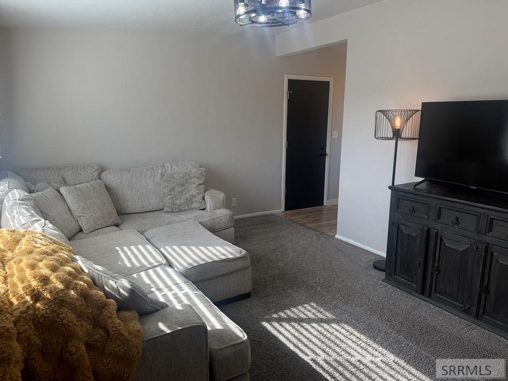 1229 El Rancho Boulevard Pocatello, ID 83201 - Photo 3 of 28