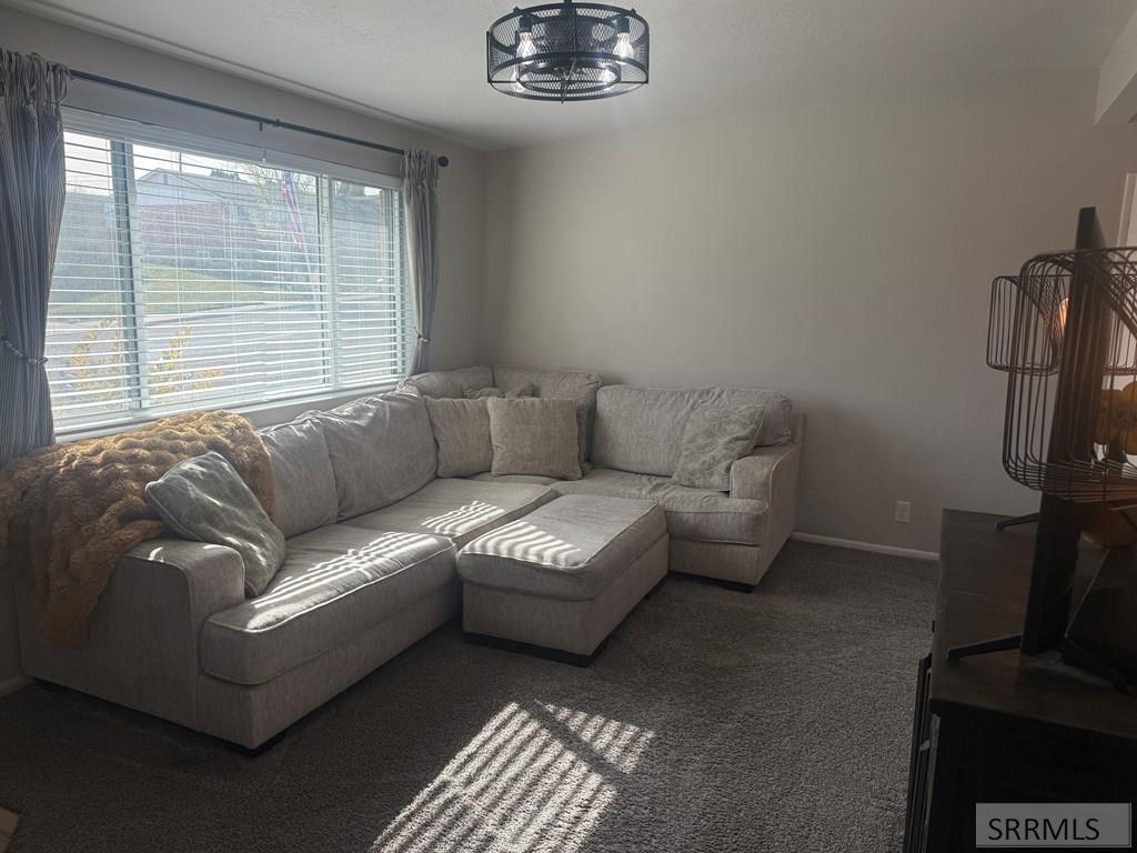 1229 El Rancho Boulevard Pocatello, ID 83201 - Photo 4 of 28