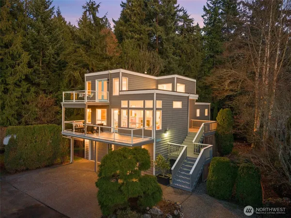 $1,100,000 | 1033 West Mukilteo Boulevard, Everett, WA 98203