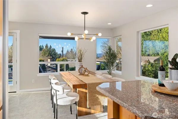 $1,100,000 | 1033 West Mukilteo Boulevard, Everett, WA 98203