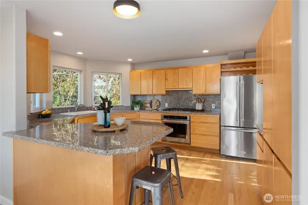 $1,100,000 | 1033 West Mukilteo Boulevard, Everett, WA 98203