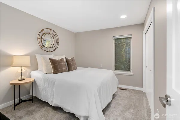 $1,100,000 | 1033 West Mukilteo Boulevard, Everett, WA 98203