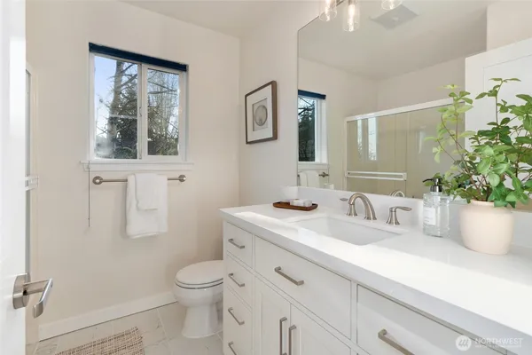 $1,100,000 | 1033 West Mukilteo Boulevard, Everett, WA 98203