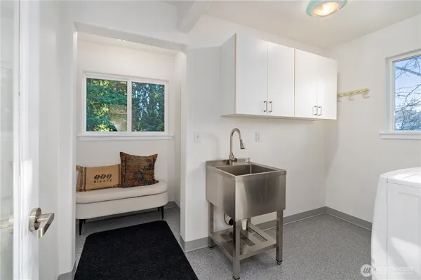 $1,100,000 | 1033 West Mukilteo Boulevard, Everett, WA 98203