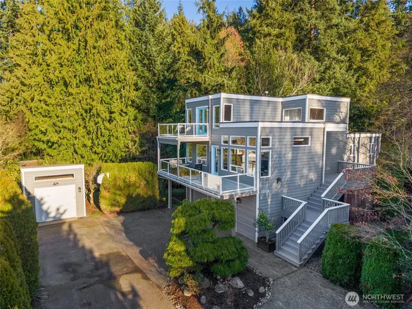$1,100,000 | 1033 West Mukilteo Boulevard, Everett, WA 98203