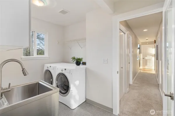 $1,100,000 | 1033 West Mukilteo Boulevard, Everett, WA 98203