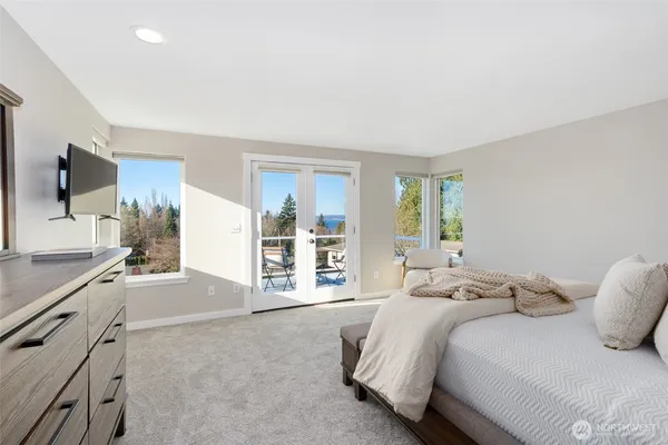 $1,100,000 | 1033 West Mukilteo Boulevard, Everett, WA 98203