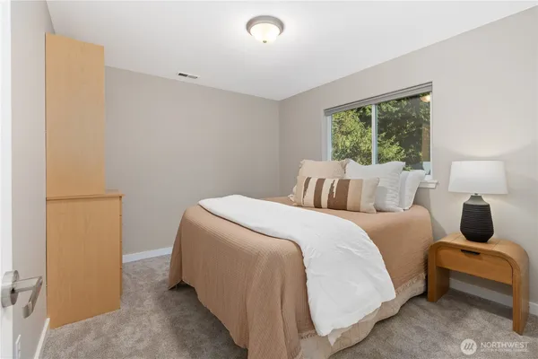 $1,100,000 | 1033 West Mukilteo Boulevard, Everett, WA 98203