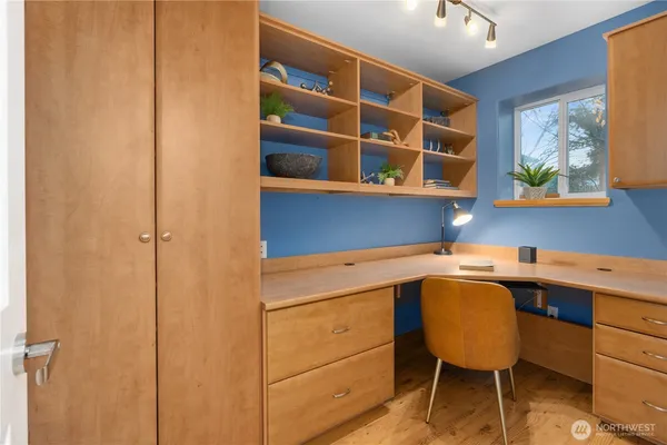 $1,100,000 | 1033 West Mukilteo Boulevard, Everett, WA 98203