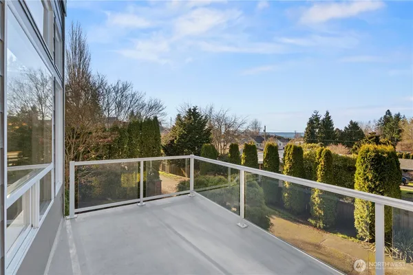 $1,100,000 | 1033 West Mukilteo Boulevard, Everett, WA 98203