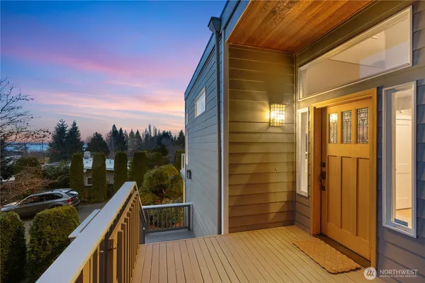 $1,100,000 | 1033 West Mukilteo Boulevard, Everett, WA 98203