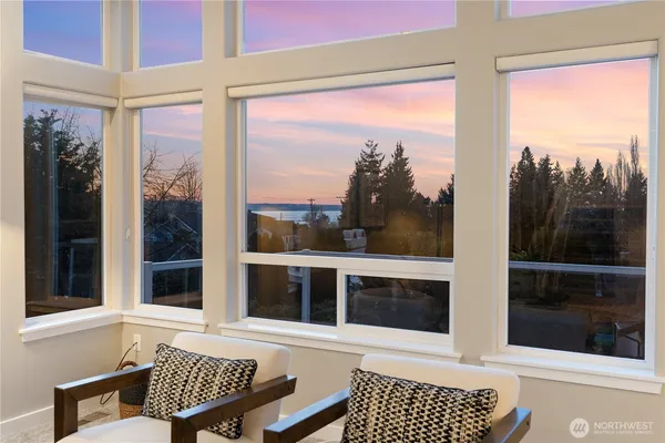 $1,100,000 | 1033 West Mukilteo Boulevard, Everett, WA 98203