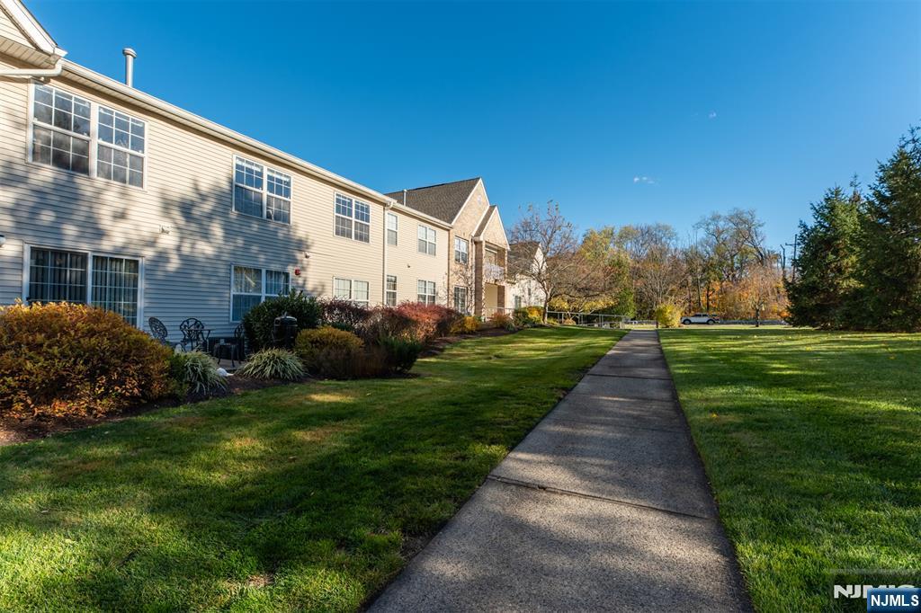 11 Parkside Court Wayne, NJ 07470 - Photo 19 of 22