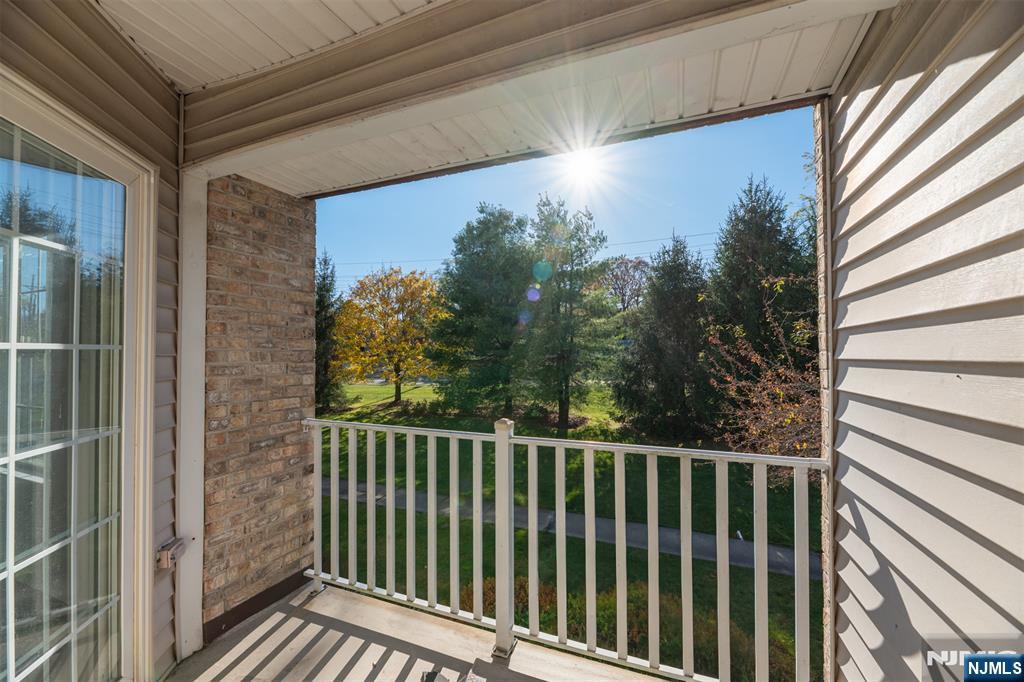 11 Parkside Court Wayne, NJ 07470 - Photo 6 of 22