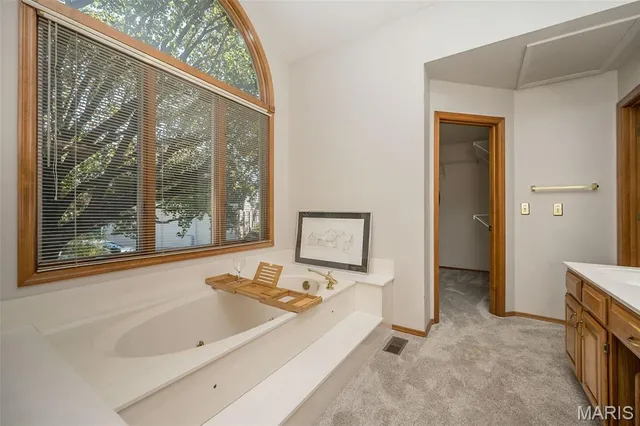 $715,000 | 1324 Riverdale Circle, Chesterfield, MO 63005