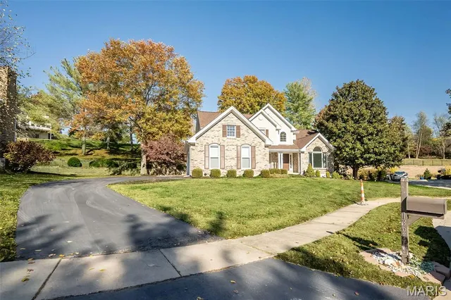 $715,000 | 1324 Riverdale Circle, Chesterfield, MO 63005