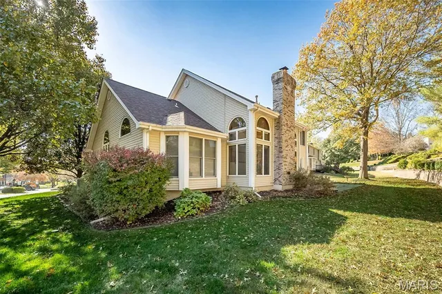 $715,000 | 1324 Riverdale Circle, Chesterfield, MO 63005