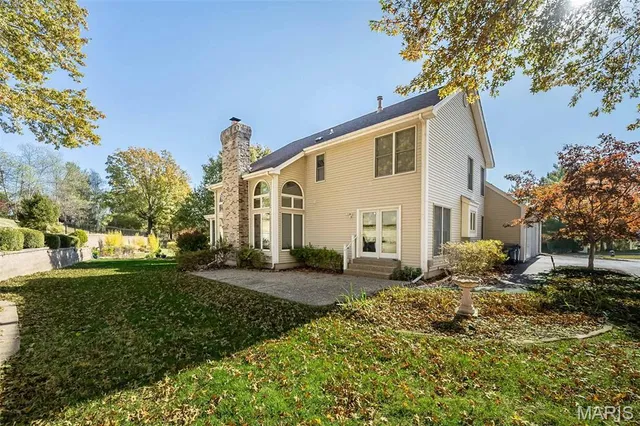 $715,000 | 1324 Riverdale Circle, Chesterfield, MO 63005