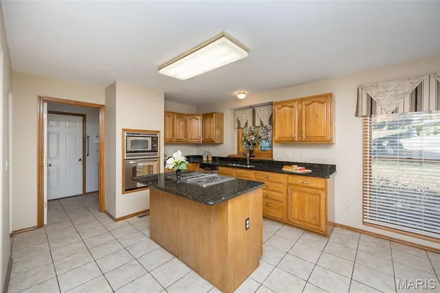 $715,000 | 1324 Riverdale Circle, Chesterfield, MO 63005