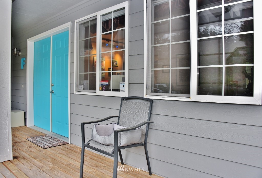 1252 Southwest Station Circle Road Port Orchard, WA 98367 - Photo 4 of 25 Gallery Image 4