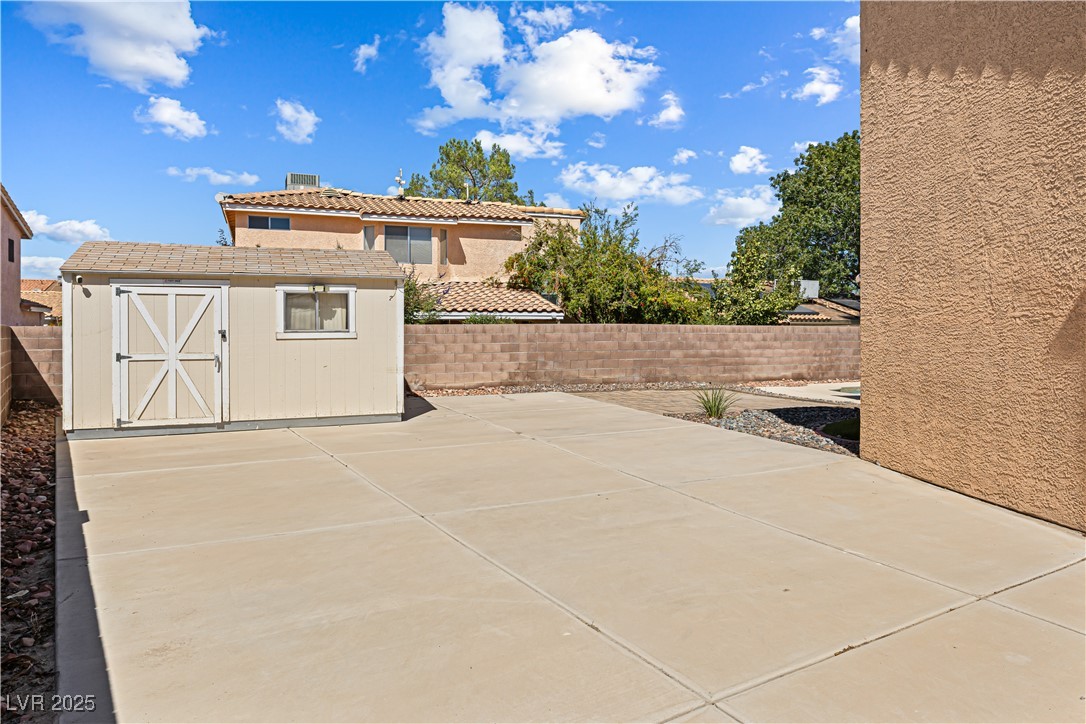 914 Crowfoot Henderson, NV 89014 - Photo 9 of 49 RV Parking, 10x15 Tuff Shed