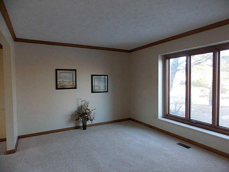 827 Bennett Road Carmel, IN 46032 - Photo 2 of 19