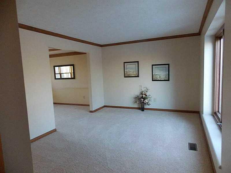 827 Bennett Road Carmel, IN 46032 - Photo 3 of 19