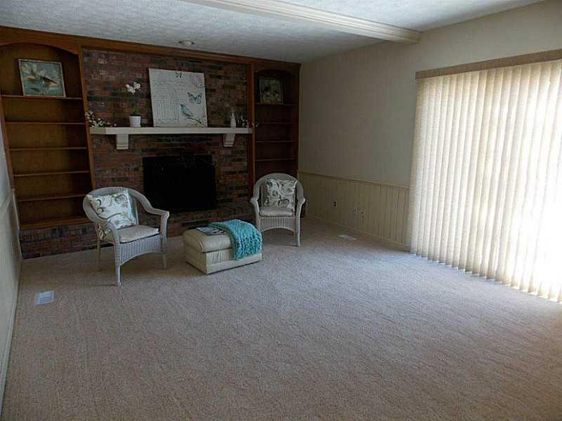 827 Bennett Road Carmel, IN 46032 - Photo 4 of 19