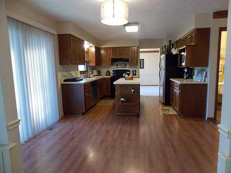 827 Bennett Road Carmel, IN 46032 - Photo 6 of 19