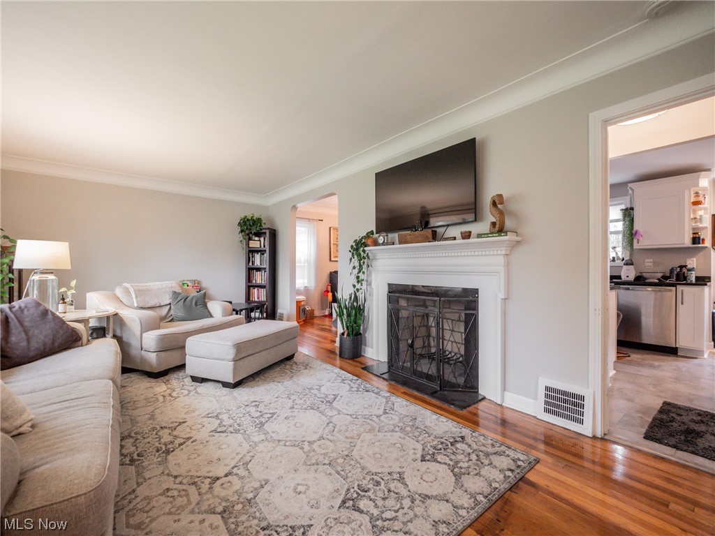 3614 Silsby Road Cleveland, OH 44118 - Photo 3 of 30