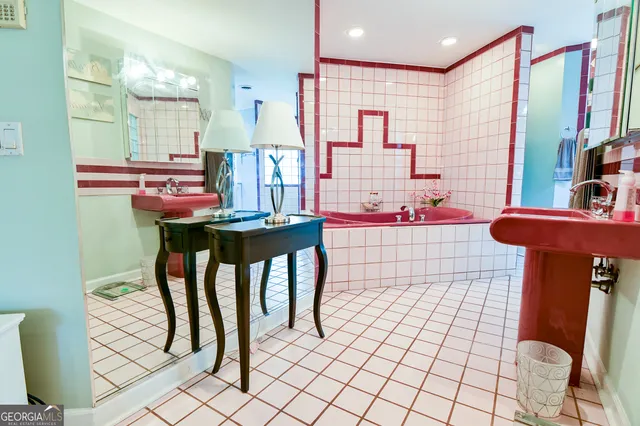 a bath room with a sink
