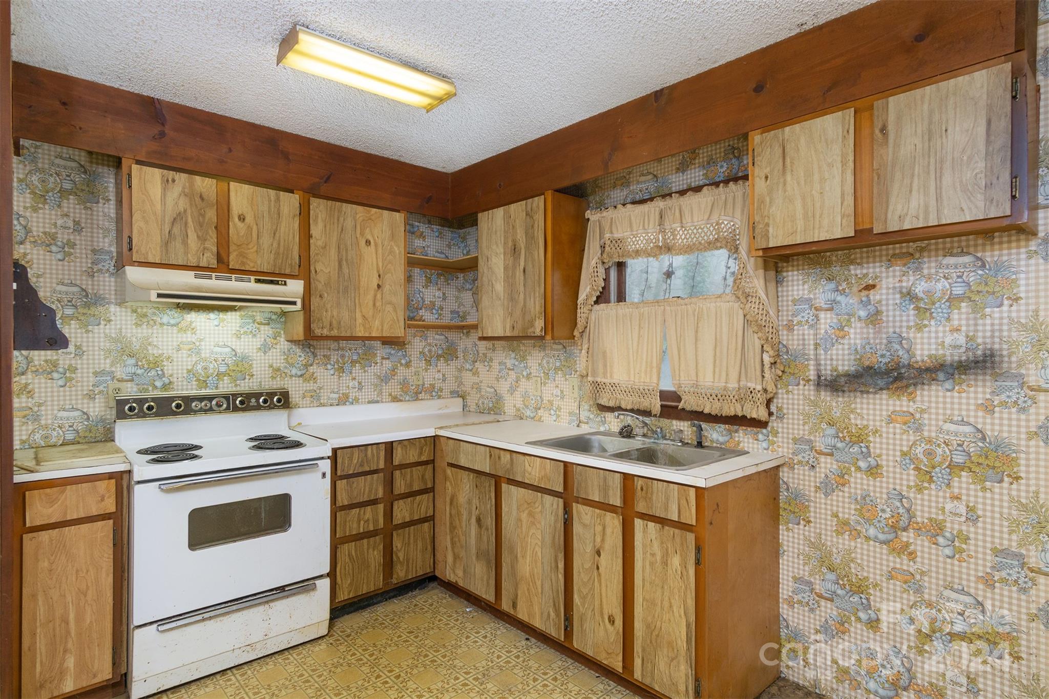 124 Duncan Road Waynesville, NC 28785 - Photo 6 of 23 Gallery Image 6