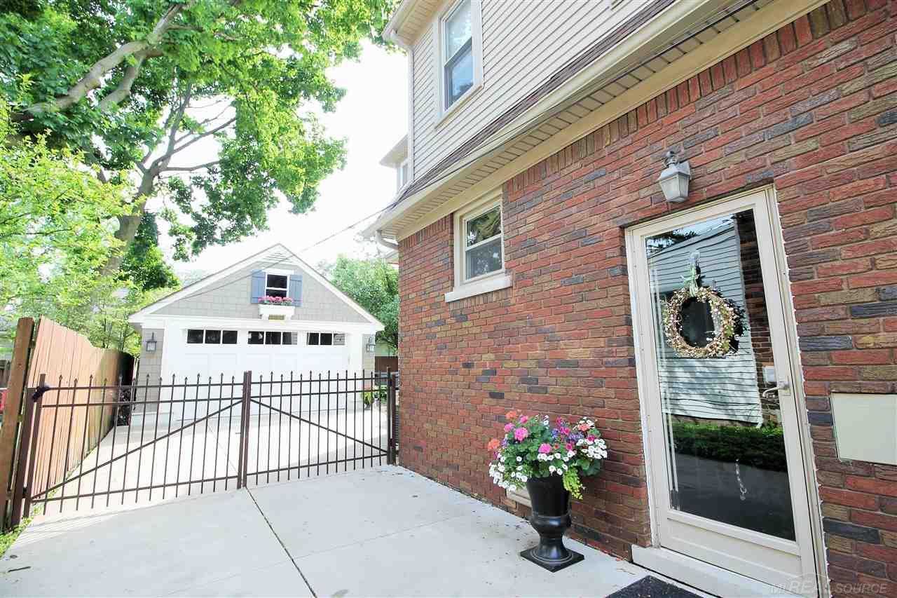 469 Touraine Road Grosse Pointe, MI 48236 - Photo 3 of 57 50078705-2.JPG