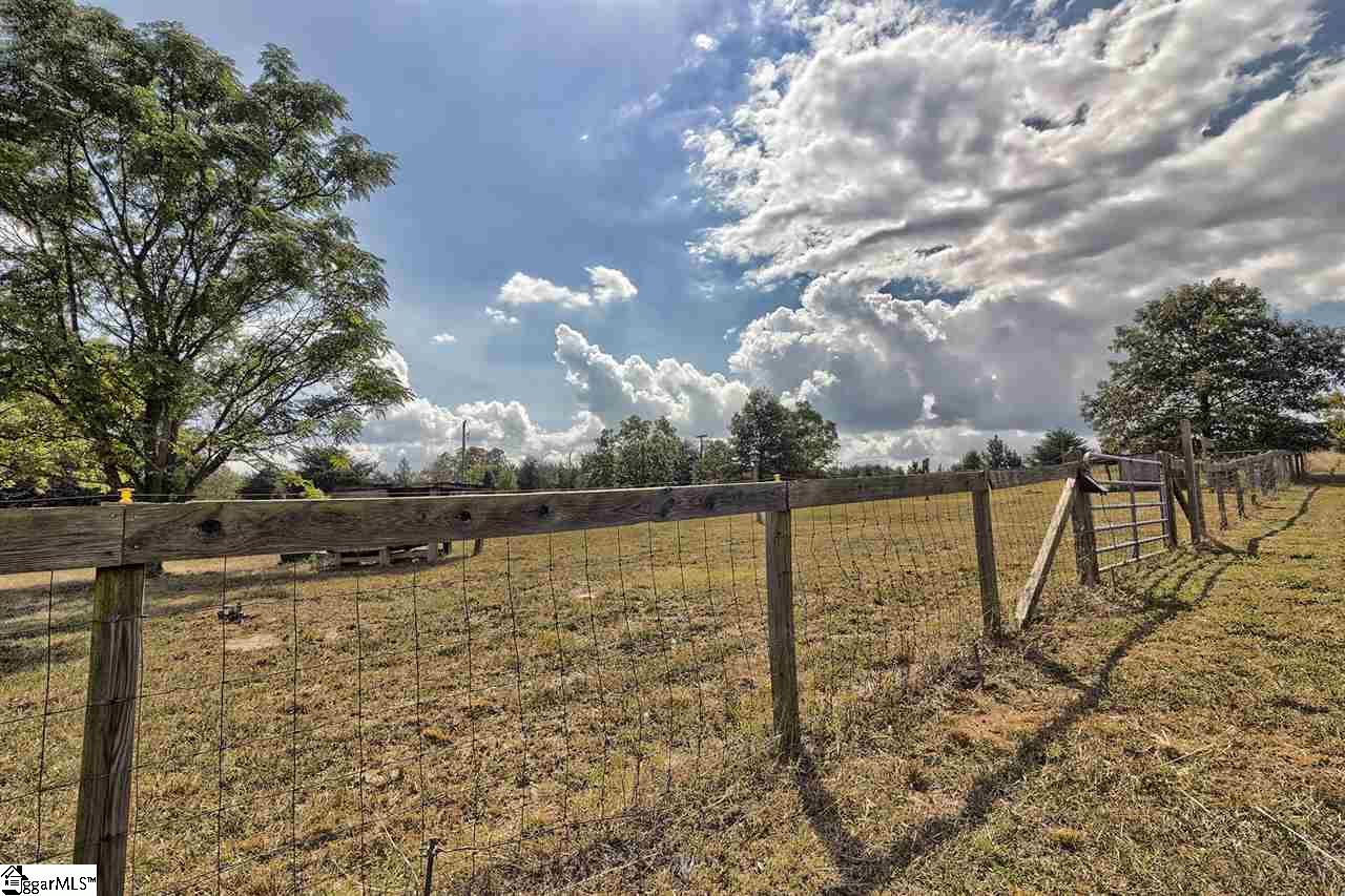 165 Page Road Campobello, SC 29322 - Photo 33 of 36