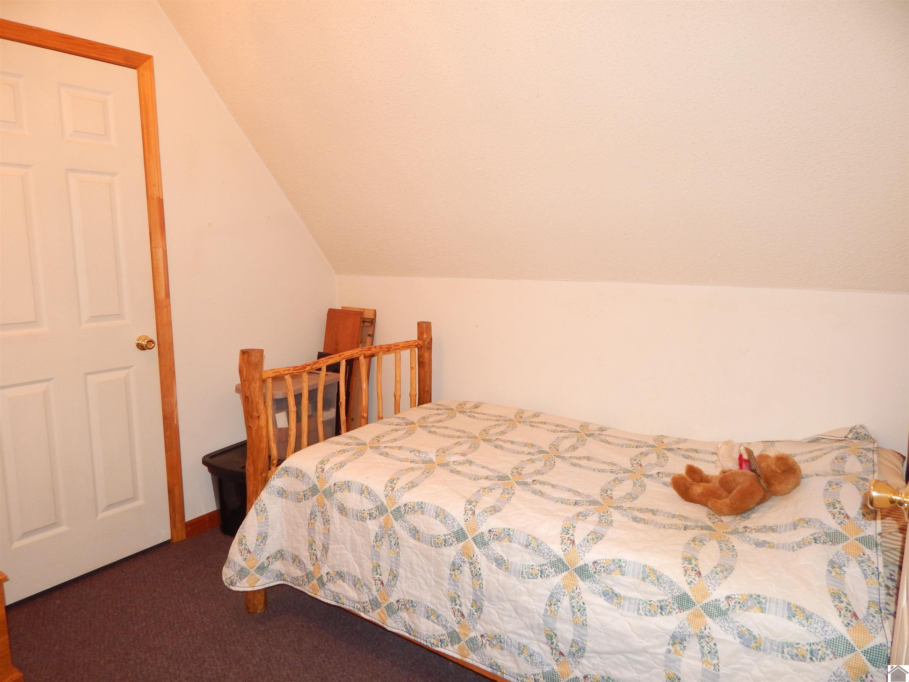 875 Warnick Road Benton, KY 42025 - Photo 25 of 31 1ST UPPER BEDROOM